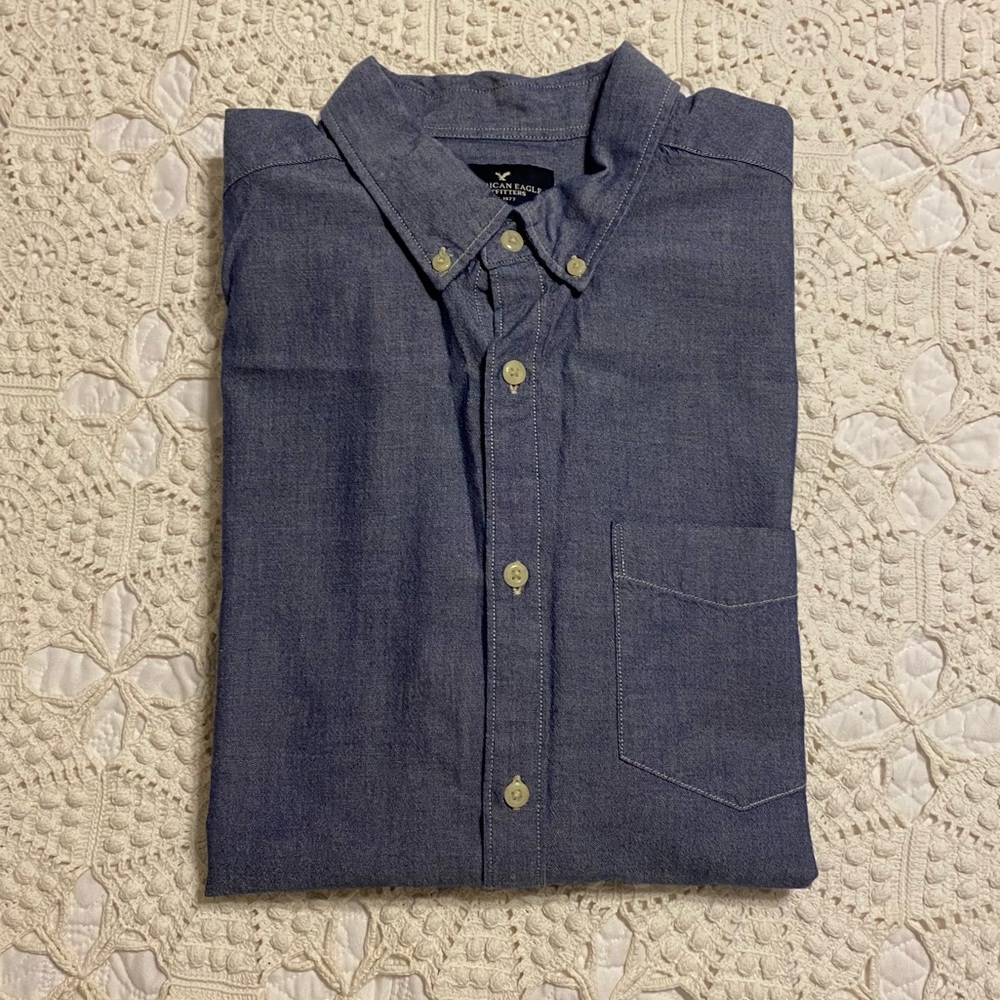 AE Casual Chambray Button-Down